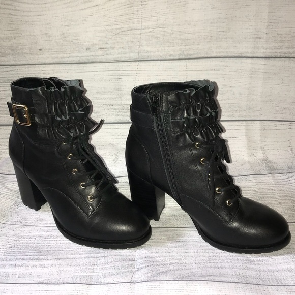 NEW BETSEY JOHNSON Alleexis Bootie - Picture 2 of 8